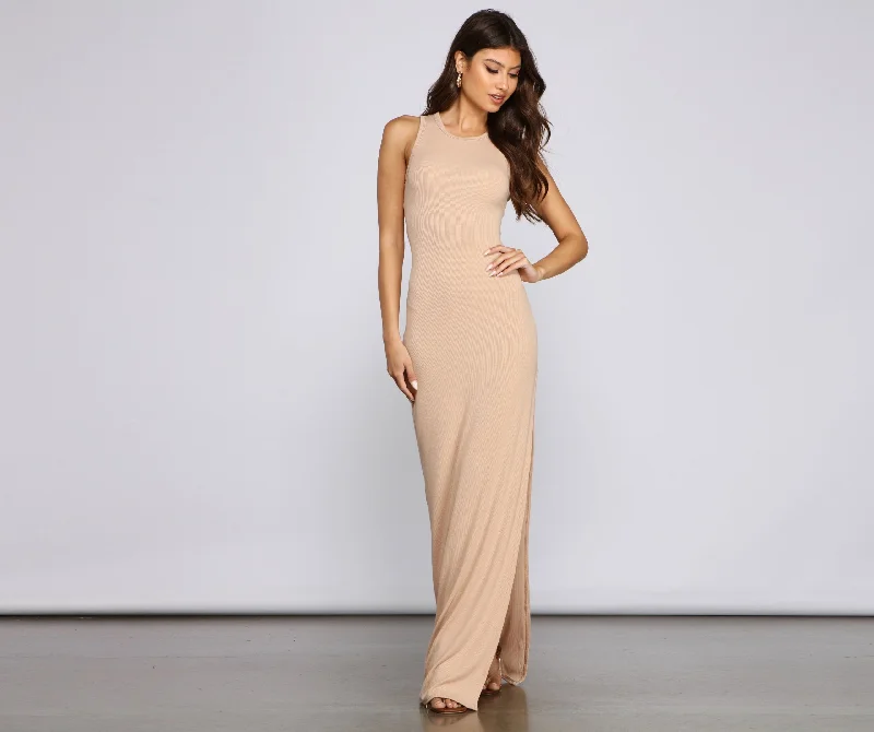 Bold and beautiful clothing for every woman   Chic High-Slit Stylish Basic Maxi Dress