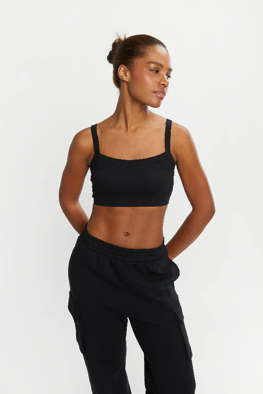 Refresh your wardrobe with stylish women’s outfits   SUPER CROPPED TANK