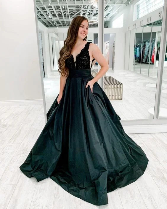 Effortlessly chic outfits for the modern woman   Black long v neck Prom Dress   cg15895
